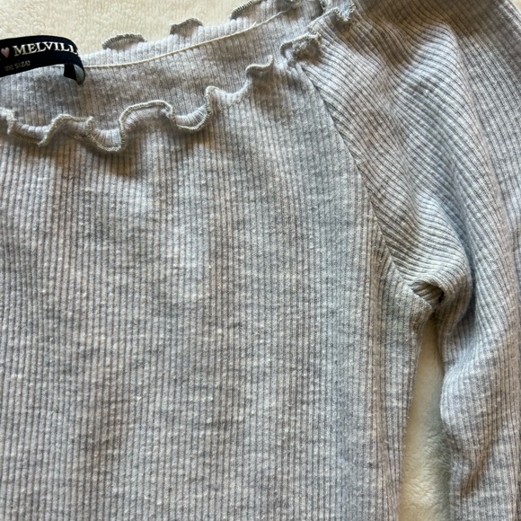 Grey off the shoulder long sleeve - Picture 2 of 3